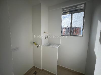 Apartamento de 3 alcobas en venta en Itagui, Itagüí, 55 m² · foto 2 de 20