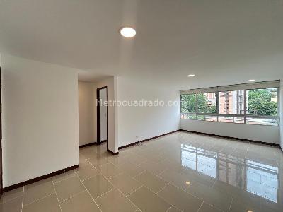 Apartamento de 2 alcobas en arriendo en Castropol, Medellín, 98 m² · foto 3 de 20