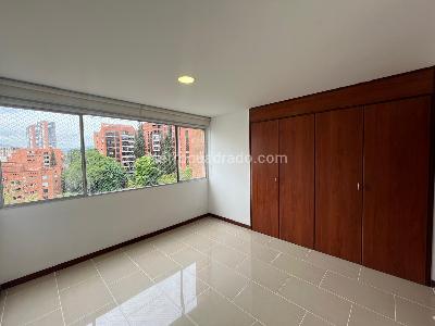 Apartamento de 2 alcobas en arriendo en Castropol, Medellín, 98 m² · foto 9 de 20