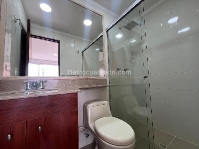 Apartamento de 2 alcobas en arriendo en Castropol, Medellín, 98 m² · foto 11 de 20