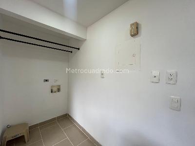 Apartamento de 2 alcobas en arriendo en Castropol, Medellín, 98 m² · foto 18 de 20