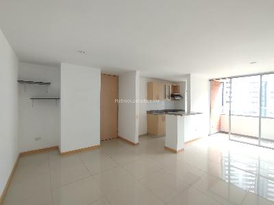Apartamento de 3 alcobas en arriendo en Loma Del Indio, Medellín, 74 m² · foto 2 de 20