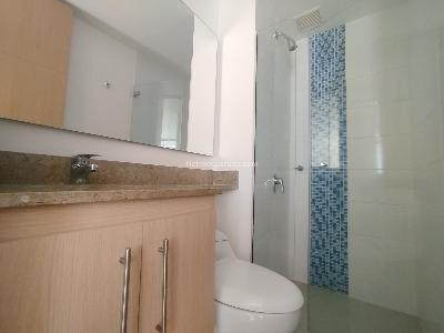 Apartamento de 3 alcobas en arriendo en Loma Del Indio, Medellín, 74 m² · foto 10 de 20
