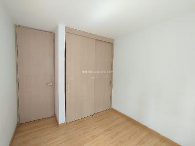 Apartamento de 3 alcobas en arriendo en Loma Del Indio, Medellín, 74 m² · foto 12 de 20