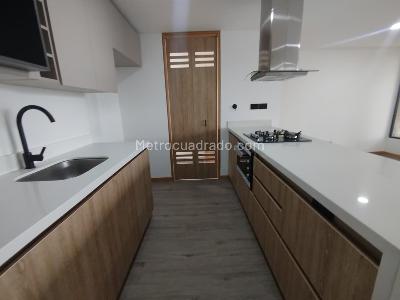 Apartamento de 3 alcobas en arriendo en Loma Del Indio, Medellín, 77 m² · foto 3 de 19