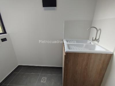 Apartamento de 3 alcobas en arriendo en Loma Del Indio, Medellín, 77 m² · foto 16 de 19