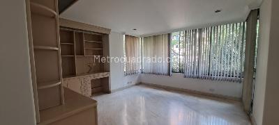 Apartamento de 4 alcobas en venta en La Tomatera, Medellín, 260 m² · foto 3 de 20
