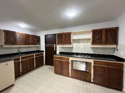 Apartamento de 3 alcobas en arriendo en La Concha, Medellín, 148 m² · foto 5 de 20