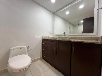 Apartamento de 3 alcobas en arriendo en La Concha, Medellín, 148 m² · foto 7 de 20