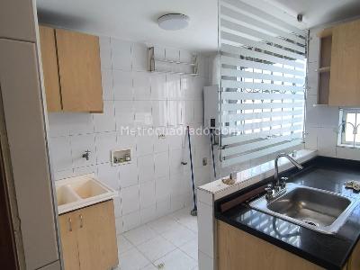 Apartamento de 3 alcobas en arriendo en Salitre Central, Bogotá, 94 m² · foto 3 de 15