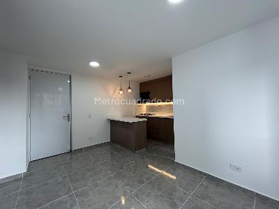 Apartamento de 3 alcobas en venta en Bello, Bello, 54 m² · foto 2 de 20