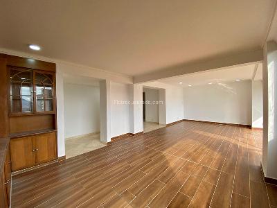 Apartamento de 3 alcobas en arriendo en Transversal Inferior, Medellín, 210 m² · foto 4 de 20