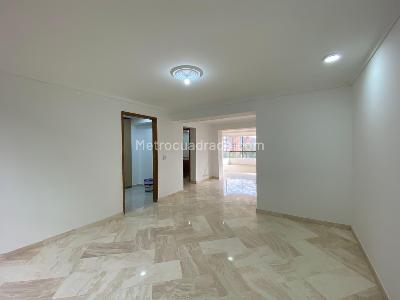 Apartamento de 3 alcobas en arriendo en Transversal Inferior, Medellín, 210 m² · foto 6 de 20