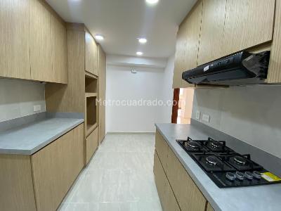 Apartamento de 3 alcobas en arriendo en Transversal Inferior, Medellín, 210 m² · foto 8 de 20