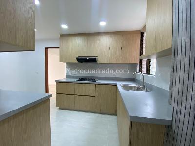 Apartamento de 3 alcobas en arriendo en Transversal Inferior, Medellín, 210 m² · foto 9 de 20