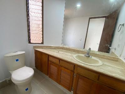 Apartamento de 3 alcobas en arriendo en Transversal Inferior, Medellín, 210 m² · foto 10 de 20