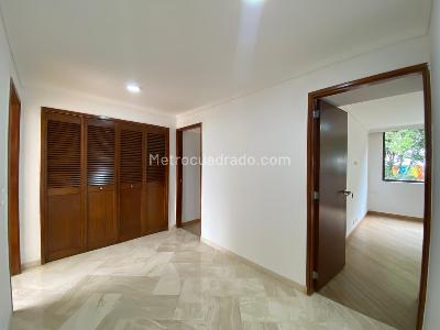 Apartamento de 3 alcobas en arriendo en Transversal Inferior, Medellín, 210 m² · foto 11 de 20