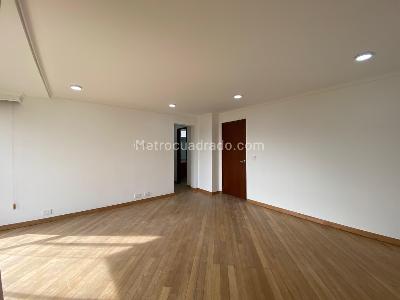 Apartamento de 3 alcobas en arriendo en Transversal Inferior, Medellín, 210 m² · foto 13 de 20