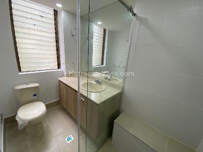 Apartamento de 3 alcobas en arriendo en Transversal Inferior, Medellín, 210 m² · foto 14 de 20
