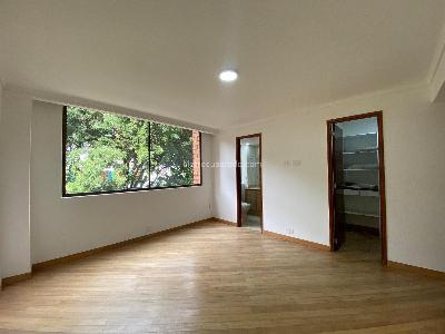 Apartamento de 3 alcobas en arriendo en Transversal Inferior, Medellín, 210 m² · foto 16 de 20