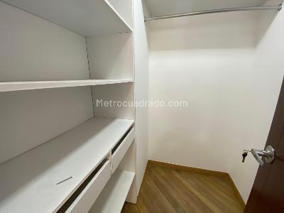 Apartamento de 3 alcobas en arriendo en Transversal Inferior, Medellín, 210 m² · foto 18 de 20