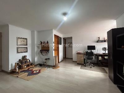 Apartamento de 3 alcobas en venta en Laureles, Medellín, 141 m² · foto 8 de 20