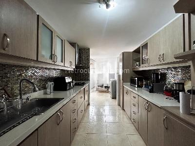 Apartamento de 3 alcobas en venta en Laureles, Medellín, 141 m² · foto 9 de 20