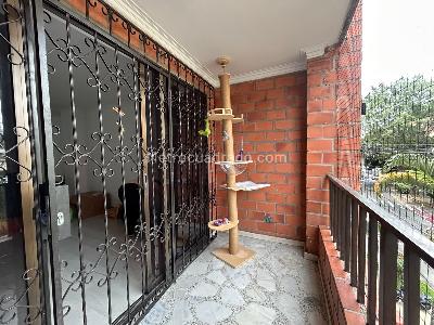 Apartamento de 3 alcobas en venta en Laureles, Medellín, 141 m² · foto 13 de 20
