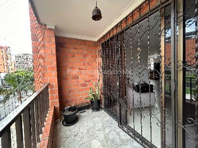 Apartamento de 3 alcobas en venta en Laureles, Medellín, 141 m² · foto 14 de 20