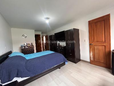 Apartamento de 3 alcobas en venta en Laureles, Medellín, 141 m² · foto 17 de 20