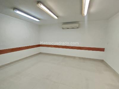 Casa de 5 alcobas en arriendo en El Nogal- Los Almendros, Medellín, 225 m² · foto 4 de 20