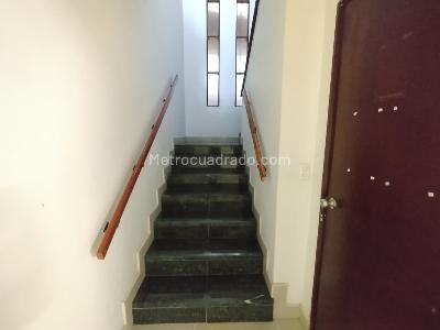 Casa de 5 alcobas en arriendo en El Nogal- Los Almendros, Medellín, 225 m² · foto 9 de 20