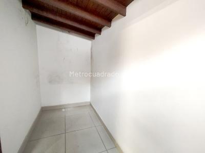Casa de 5 alcobas en arriendo en El Nogal- Los Almendros, Medellín, 225 m² · foto 14 de 20