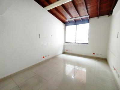 Casa de 5 alcobas en arriendo en El Nogal- Los Almendros, Medellín, 225 m² · foto 15 de 20