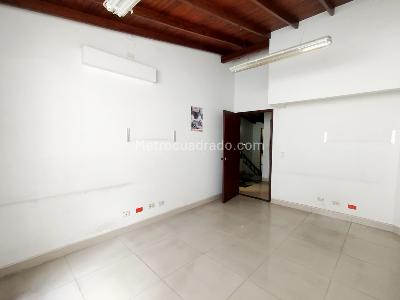 Casa de 5 alcobas en arriendo en El Nogal- Los Almendros, Medellín, 225 m² · foto 20 de 20