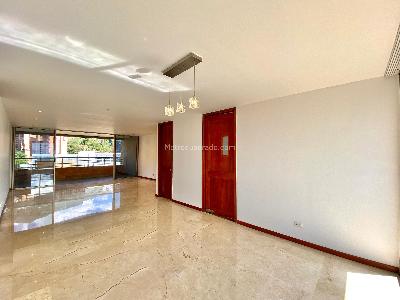 Apartamento en arriendo en El Tesoro, Medellín · foto 2 de 20