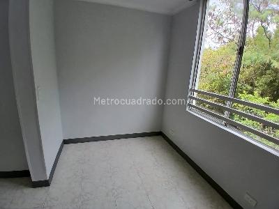 Apartamento de 3 alcobas en arriendo en La Almeria, Medellín, 60 m² · foto 4 de 15
