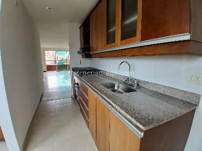 Apartamento de 4 alcobas en arriendo en Laureles, Medellín, 104 m² · foto 2 de 18