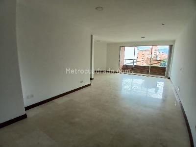 Apartamento de 4 alcobas en arriendo en Laureles, Medellín, 104 m² · foto 3 de 18