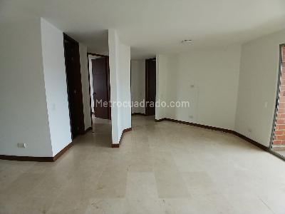 Apartamento de 4 alcobas en arriendo en Laureles, Medellín, 104 m² · foto 4 de 18