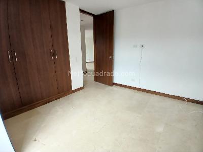 Apartamento de 4 alcobas en arriendo en Laureles, Medellín, 104 m² · foto 12 de 18