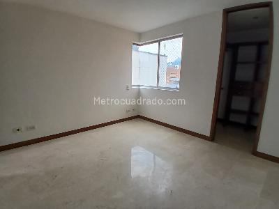 Apartamento de 4 alcobas en arriendo en Laureles, Medellín, 104 m² · foto 13 de 18