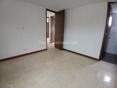 Apartamento de 4 alcobas en arriendo en Laureles, Medellín, 104 m² · foto 14 de 18