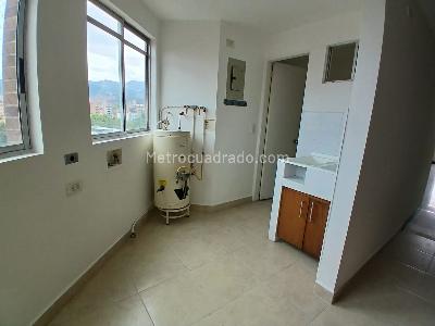 Apartamento de 4 alcobas en arriendo en Laureles, Medellín, 104 m² · foto 17 de 18