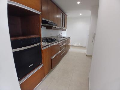 Apartamento de 4 alcobas en arriendo en Laureles, Medellín, 104 m² · foto 2 de 18