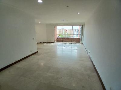 Apartamento de 4 alcobas en arriendo en Laureles, Medellín, 104 m² · foto 3 de 18