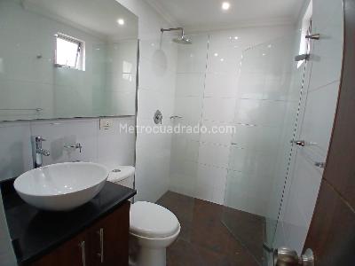Apartamento de 4 alcobas en arriendo en Laureles, Medellín, 104 m² · foto 5 de 18
