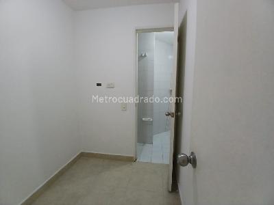Apartamento de 4 alcobas en arriendo en Laureles, Medellín, 104 m² · foto 8 de 18