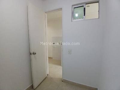 Apartamento de 4 alcobas en arriendo en Laureles, Medellín, 104 m² · foto 9 de 18