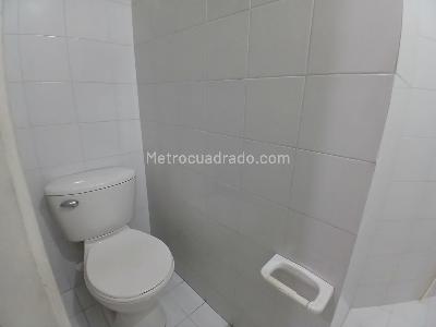 Apartamento de 4 alcobas en arriendo en Laureles, Medellín, 104 m² · foto 10 de 18